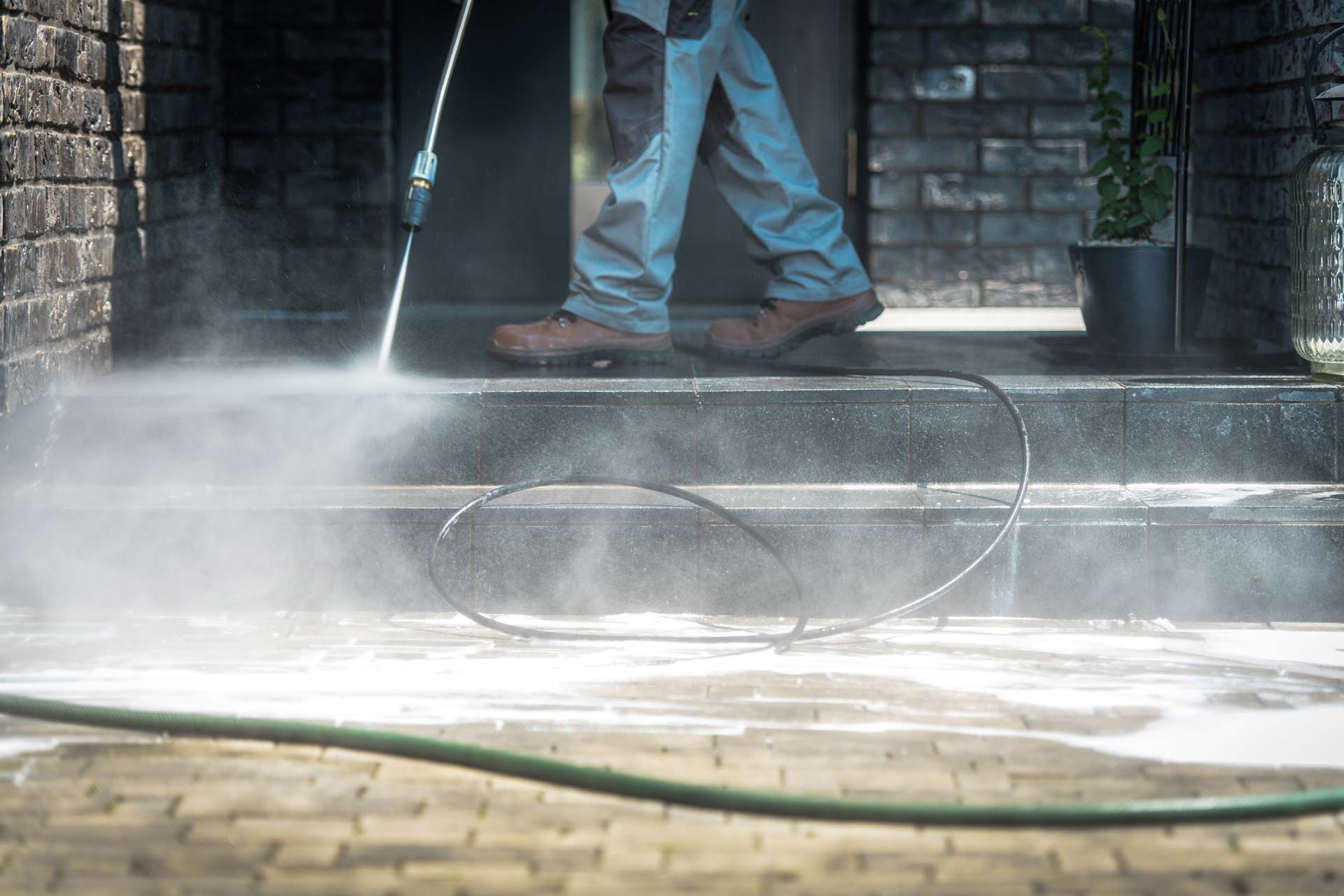 5 Surfaces that Should be Cleaned with A Power Washer